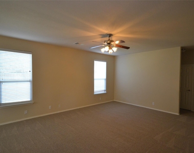 409 Riverine Way - Photo Thumbnail 5