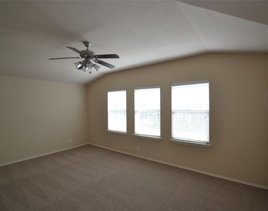 409 Riverine Way - Photo Thumbnail 13