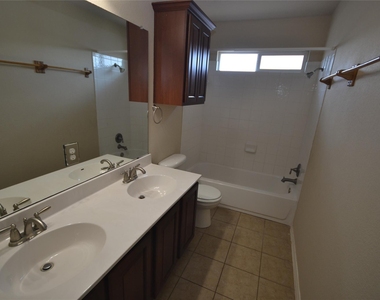 409 Riverine Way - Photo Thumbnail 21
