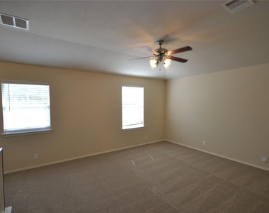 409 Riverine Way - Photo Thumbnail 10