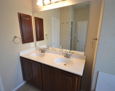 409 Riverine Way - Photo Thumbnail 16