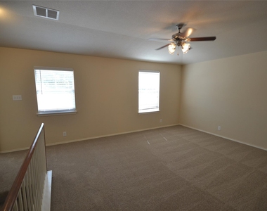 409 Riverine Way - Photo Thumbnail 12