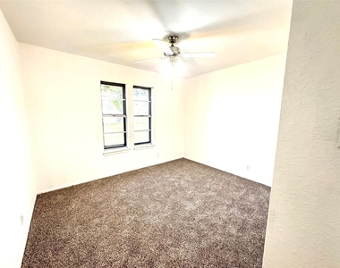 705 Garden Villa Cir - Photo Thumbnail 6