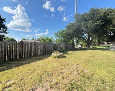 705 Garden Villa Cir - Photo Thumbnail 7