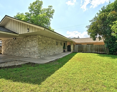 8204 Exmoor Dr - Photo Thumbnail 2