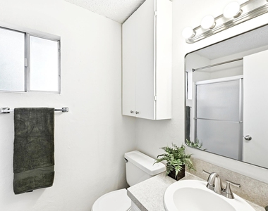 8204 Exmoor Dr - Photo Thumbnail 23
