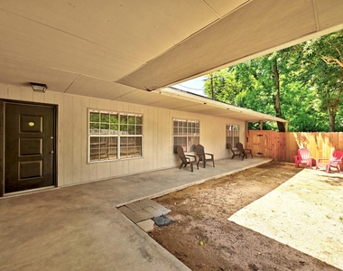 8204 Exmoor Dr - Photo Thumbnail 3