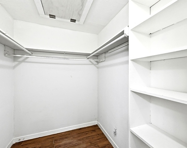 8204 Exmoor Dr - Photo Thumbnail 20