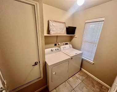 2509 Elara Dr - Photo Thumbnail 15