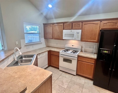 2509 Elara Dr - Photo Thumbnail 7