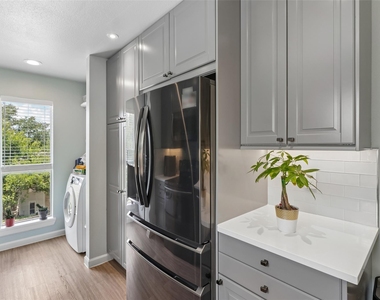 2450 Wickersham Ln - Photo Thumbnail 7