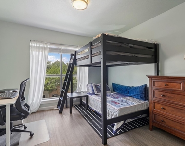 2450 Wickersham Ln - Photo Thumbnail 12