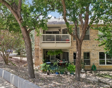 2450 Wickersham Ln - Photo Thumbnail 16
