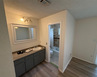 1309 Radam Cir - Photo Thumbnail 19