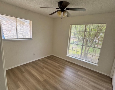 1309 Radam Cir - Photo Thumbnail 8