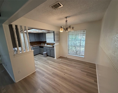 1309 Radam Cir - Photo Thumbnail 15