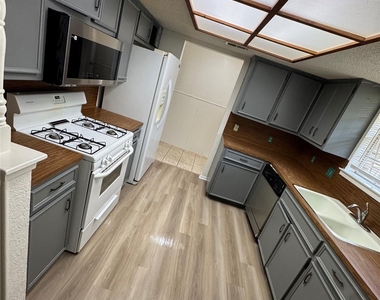 1309 Radam Cir - Photo Thumbnail 2