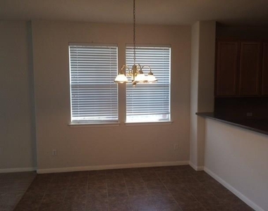 177 Devonshire Dr - Photo Thumbnail 6