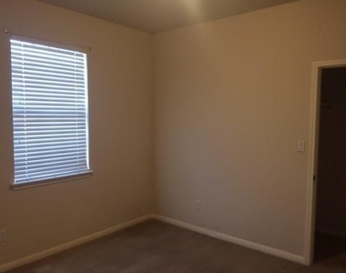 177 Devonshire Dr - Photo Thumbnail 10