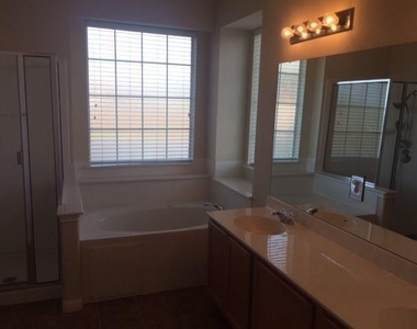 177 Devonshire Dr - Photo Thumbnail 9