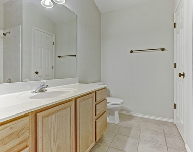20904 Waterside Dr - Photo Thumbnail 10