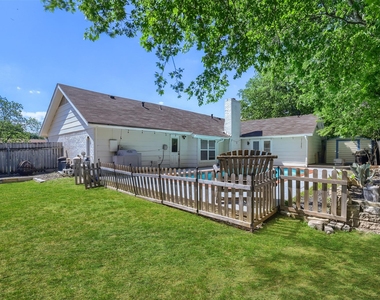 9016 W Pointer Ln - Photo Thumbnail 19