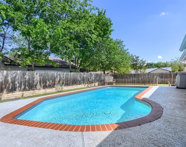 9016 W Pointer Ln - Photo Thumbnail 18