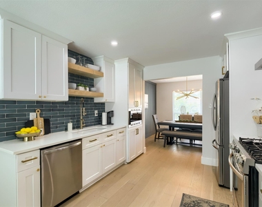 9016 W Pointer Ln - Photo Thumbnail 7