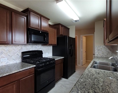 110 Wilson Ct - Photo Thumbnail 7