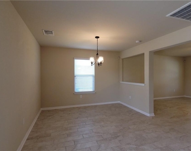 110 Wilson Ct - Photo Thumbnail 5