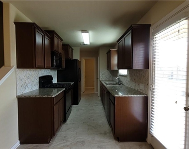 110 Wilson Ct - Photo Thumbnail 6