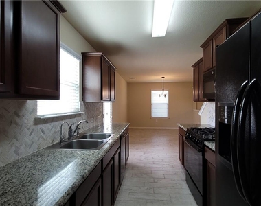 110 Wilson Ct - Photo Thumbnail 9