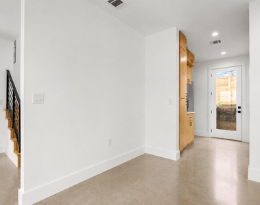 2919 E 13th St - Photo Thumbnail 7