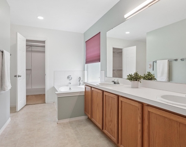 14621 Lantern Dr - Photo Thumbnail 16