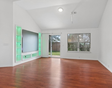 14621 Lantern Dr - Photo Thumbnail 12