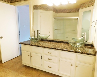 1006 Porpoise St - Photo Thumbnail 19