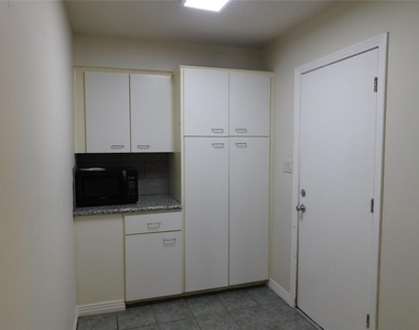 1006 Porpoise St - Photo Thumbnail 10