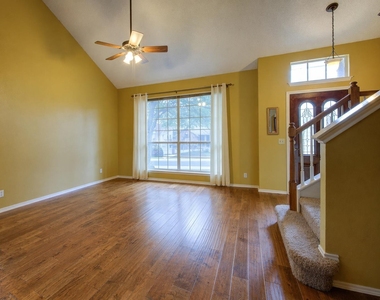 12900 Medina River Way - Photo Thumbnail 7