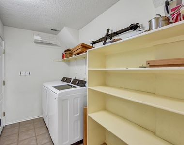 12900 Medina River Way - Photo Thumbnail 19