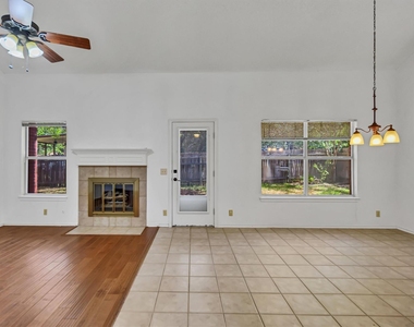 12900 Medina River Way - Photo Thumbnail 11