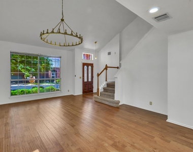12900 Medina River Way - Photo Thumbnail 23