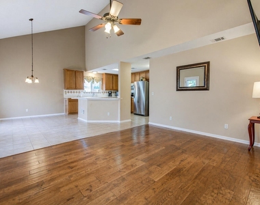 12900 Medina River Way - Photo Thumbnail 6