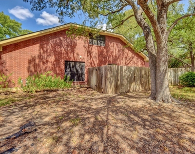 12900 Medina River Way - Photo Thumbnail 36