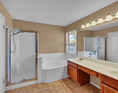 12900 Medina River Way - Photo Thumbnail 6