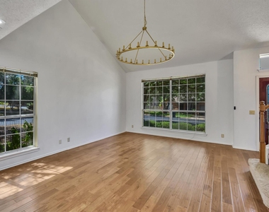 12900 Medina River Way - Photo Thumbnail 22