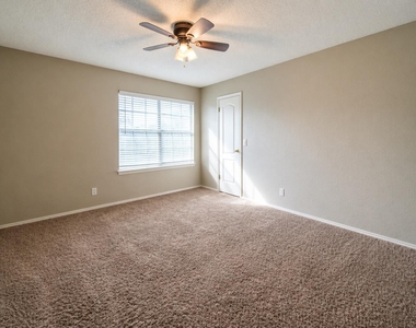 12900 Medina River Way - Photo Thumbnail 12