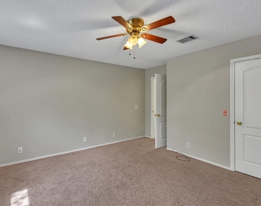 12900 Medina River Way - Photo Thumbnail 26
