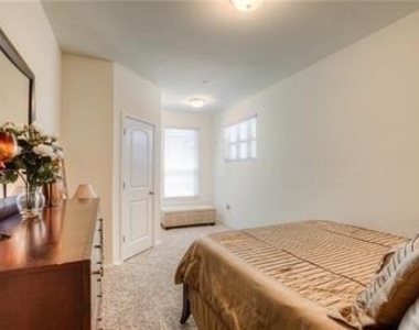 3240 E Whitestone Blvd - Photo Thumbnail 8