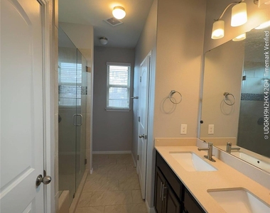3240 E Whitestone Blvd - Photo Thumbnail 26