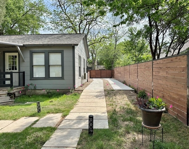 914 E 39th St - Photo Thumbnail 30